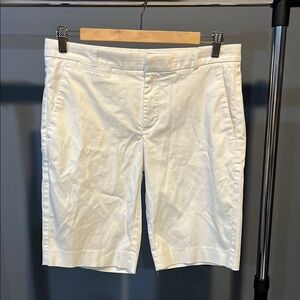 Women’s Banana Republic White Bermuda Shorts. Size 4. Small